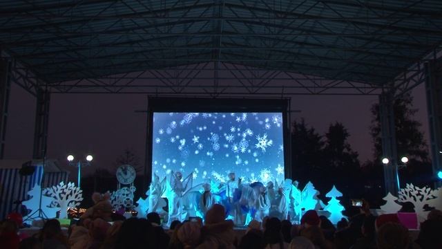 Торжественное открытие главной новогодней елки Георгиевского муниципального округа смотреть онлайн