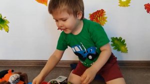 Играем в доктора. Синий Трактор и Три Кота