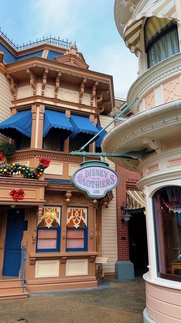 Эффект Диснейленда #диснейлендопыт#путешествияпоевропе#кудапоехатьизпарижа#паркаттракционов смотреть онлайн