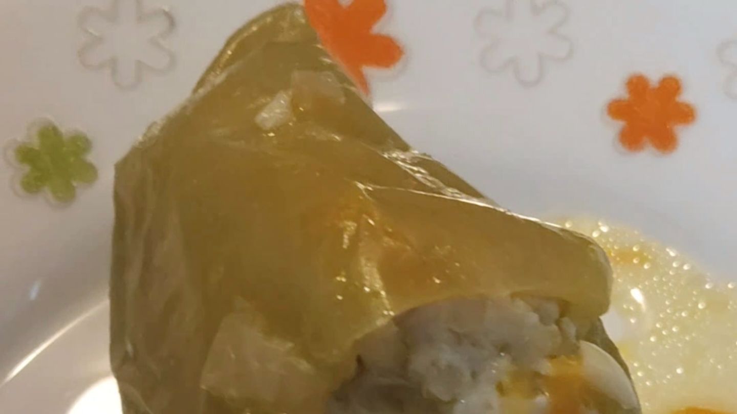 «Идеальный фаршированный перец с куриным фаршем. Вкус, от которого все в восторге!» смотреть онлайн