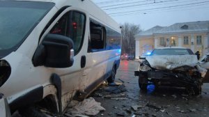 Семь человек пострадали в ДТП с микроавтобусом в Волгограде