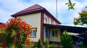 Просторный дом для большой семьи с гаражом и навесом