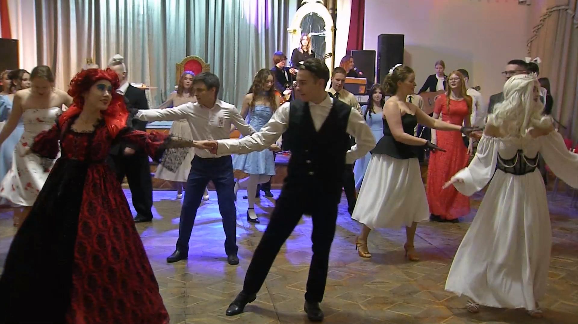 Екатерининский бал возвращает дух сказки и духовных открытий смотреть онлайн