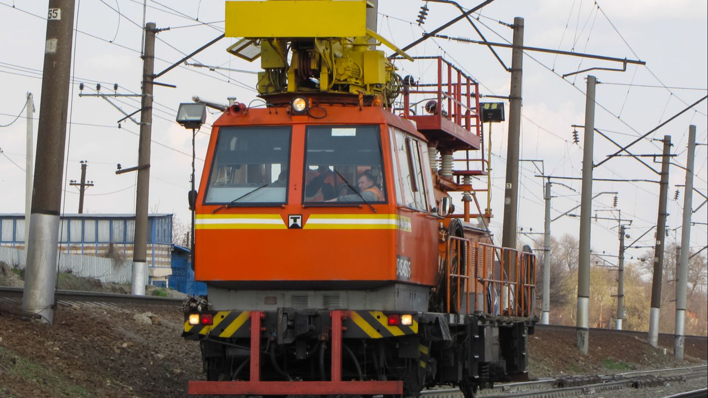 Поезда на станции Батайск в цвете смотреть онлайн