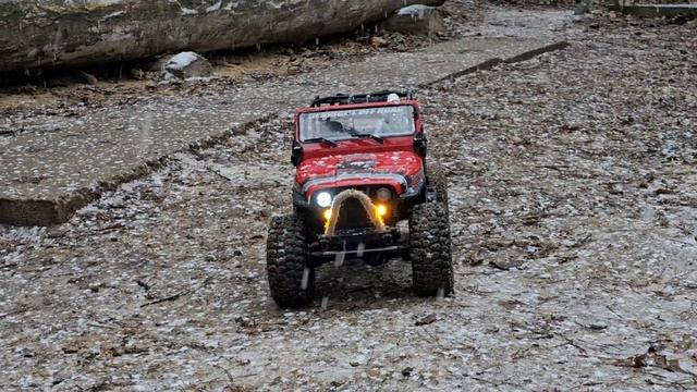 Радиоуправляемые трофи Axial III CJ-7 смотреть онлайн