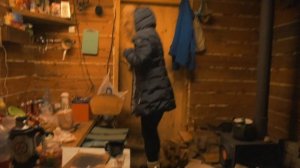 Охота не только охота. Подкормили животных в тайге. С женой в тайге.