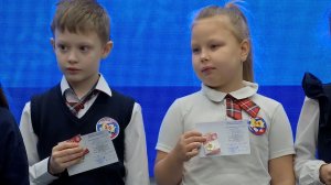 Вручение значков ГТО первоклашкам