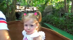 ВЛОГ интересное путешествие по реке страха в парке аттракционов