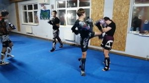 Комбинации ударов ногами на тренировках Кэмпо-ММА