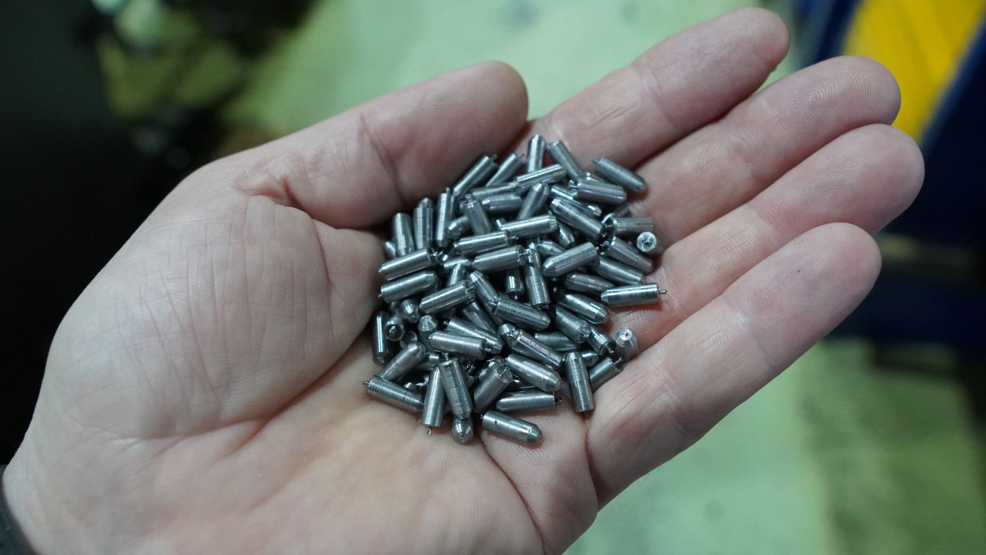 Мелкий штифт на 4 мм за 1 минуту. смотреть онлайн