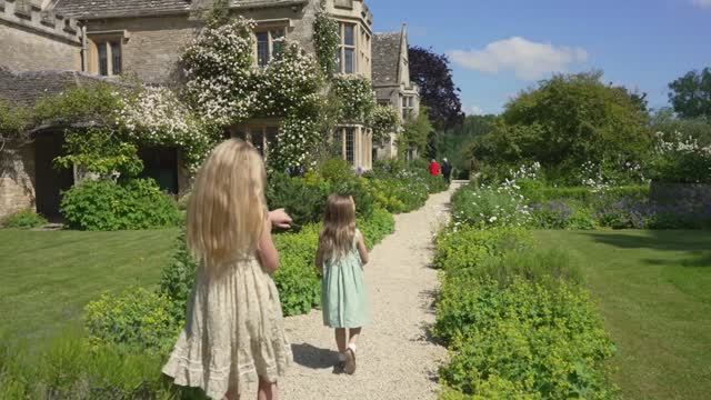 САДЫ АНГЛИИ ТАЙНЫЙ САД в КОТСУОЛДЕ  ИСТОРИЧЕСКОЕ ПОМЕСТЬЕ АСТХОЛЛ Оксфордшир, ДУШЕВНОЕ ВИДЕОАнглия