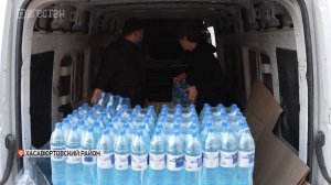 Жители села Муцалаул подготовили для участников СВО машину с бутилированной водой
