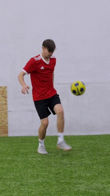 СЛЕЖУ ЗА МЯЧОМ смотреть онлайн