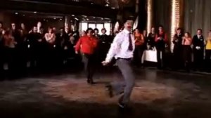 Танцуют все.