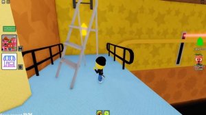 СБЕГИ ОТ КЛУБНИЧНОЙ СЕМЕЙКИ в ROBLOX!