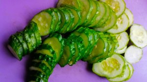 Малосольные огурцы в пакете