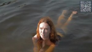 Молодая девушка в купальнике.Эротика.