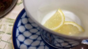 Заварила чай с травами.