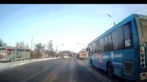 Опасно маневрирует по городу