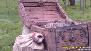 Мариуполь 🌇 сегодня.Красивая ёлка 🎄в Приморском районе! спасибо банку ПСБ,с любовью украсили 🎄