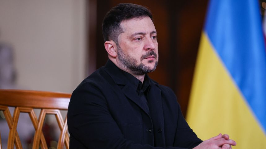 Зеленский решил поменять даты праздников на Украине