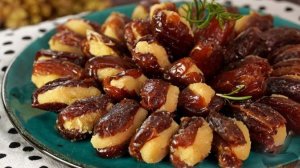 ФИНИКИ, ФАРШИРОВАННЫЕ МИНДАЛЁМ