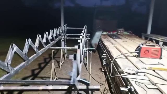 Лестница на тетиве из металлического профиля 50х25 смотреть онлайн