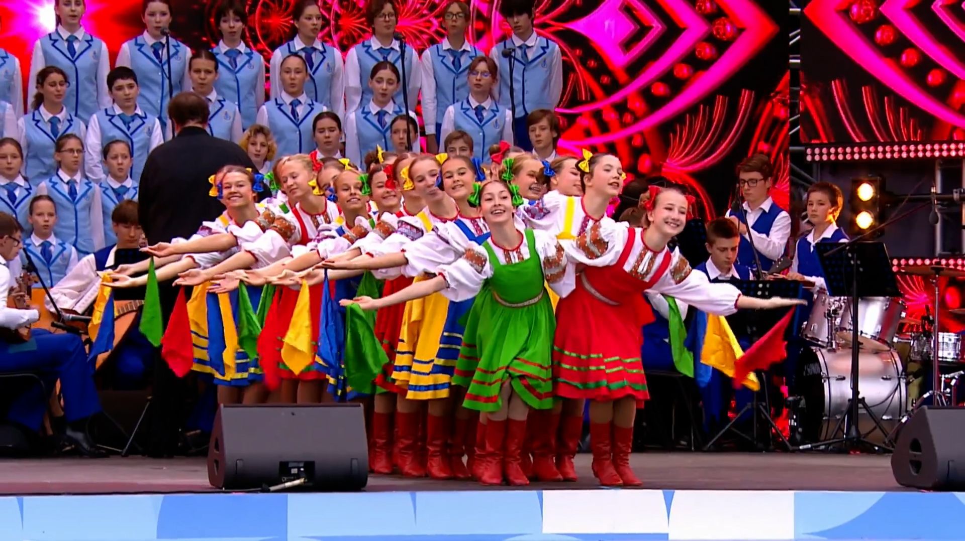 "Девичий перепляс", Ансамбль имени Локтева. "Maiden Dance", Loktev Ensemble. смотреть онлайн