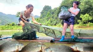 Анна ставит ловушку в большом ручье, ей очень везёт.