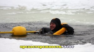 Двое рыбаков погибли, провалившись в легковушке под лед в Приморье