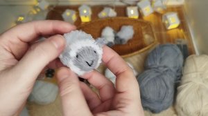 Обзор игрушек по МК овечка батончик спицами