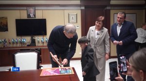 Школьники из Башкортостана посетили рабочий кабинет Радия Хабирова – репортаж «Вестей»