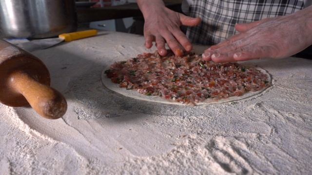 Турецкий лахмаджун. Рецепт внутри. смотреть онлайн