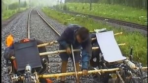 Сошедшие с пути: В Пекин по просёлочной дороге.mp4