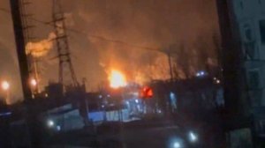 Появились кадры атаки БПЛА на Буденновск. Атакован промышленный объект. 23.12.2025