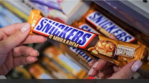 NYT сообщила о появлении в Лондоне батончиков Snickers в упаковке на русском языке