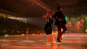 (12+) Губернаторская ёлка стартовала в Мытищах с ледовым шоу «Снежная Королева»