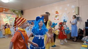 Новогодний утренник  1 часть