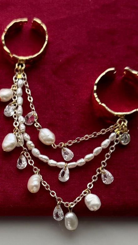 Кольцо с цепями и жемчугом