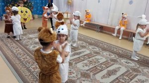 Новый год! Танец "Малыши- карандаши"