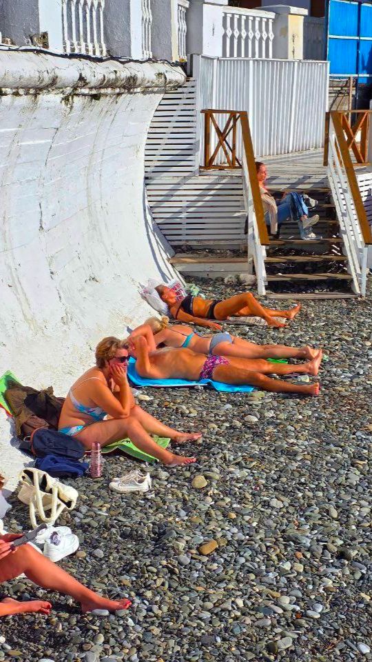 СОЧИ ЗИМОЙ! ЛЮДИ ЗАГОРАЮТ! ЖАРА! И это КОНЕЦ ДЕКАБРЯ! смотреть онлайн