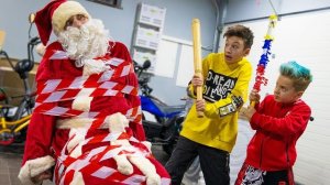 Младший Брат Придумал как Получить Подарки! Гуляем 24 часа !