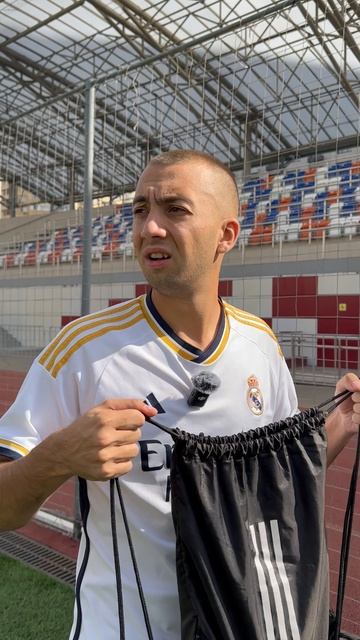 У всех в детстве был такой тренер? 