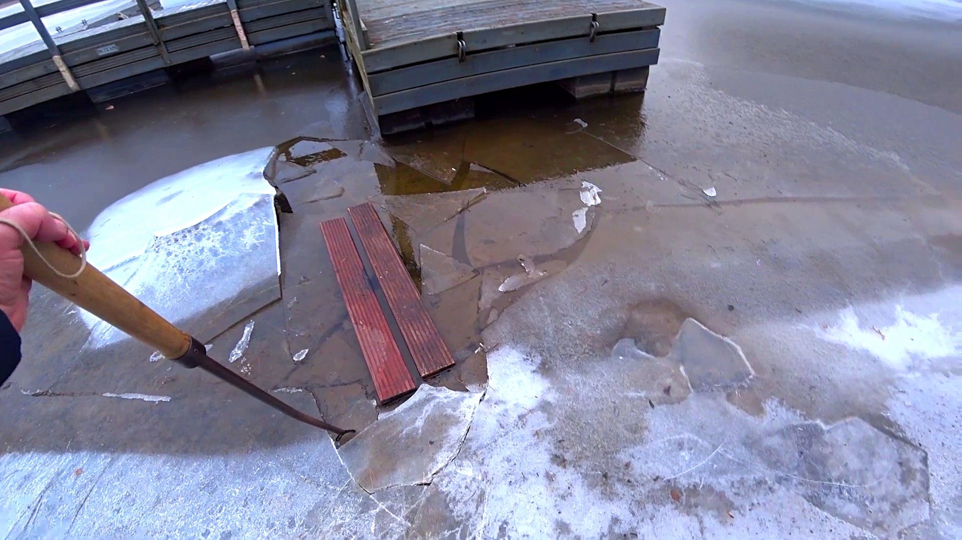 КАКОЙ СЕЙЧАС ЛЁД? Проверяю подводную камеру. смотреть онлайн