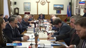 Заур Аскендеров  провел заседание Президиума Народного Собрания