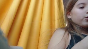 немного показала комнату