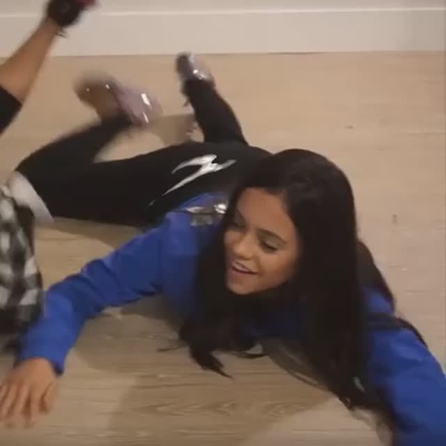 Актриса Дженна Ортега о своем первом кастинге смотреть онлайн