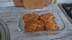 Убрала коврики, новый плед, рубленые котлеты