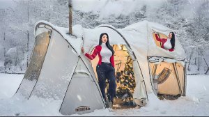 Кемпинг в сильный снегопад в уютной двухэтажной палатке. Бушкрафт