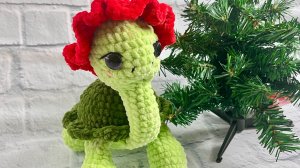 СП «Волшебный мир вязаных игрушек». Декабрь. Две готовые игрушки